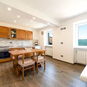 villa-la-casa-del-conte.hotelitalianriviera.com/